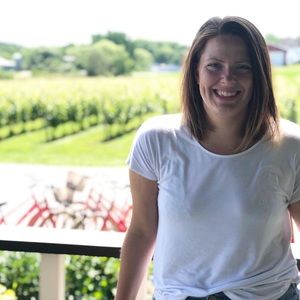 Meet your Posher, Laura